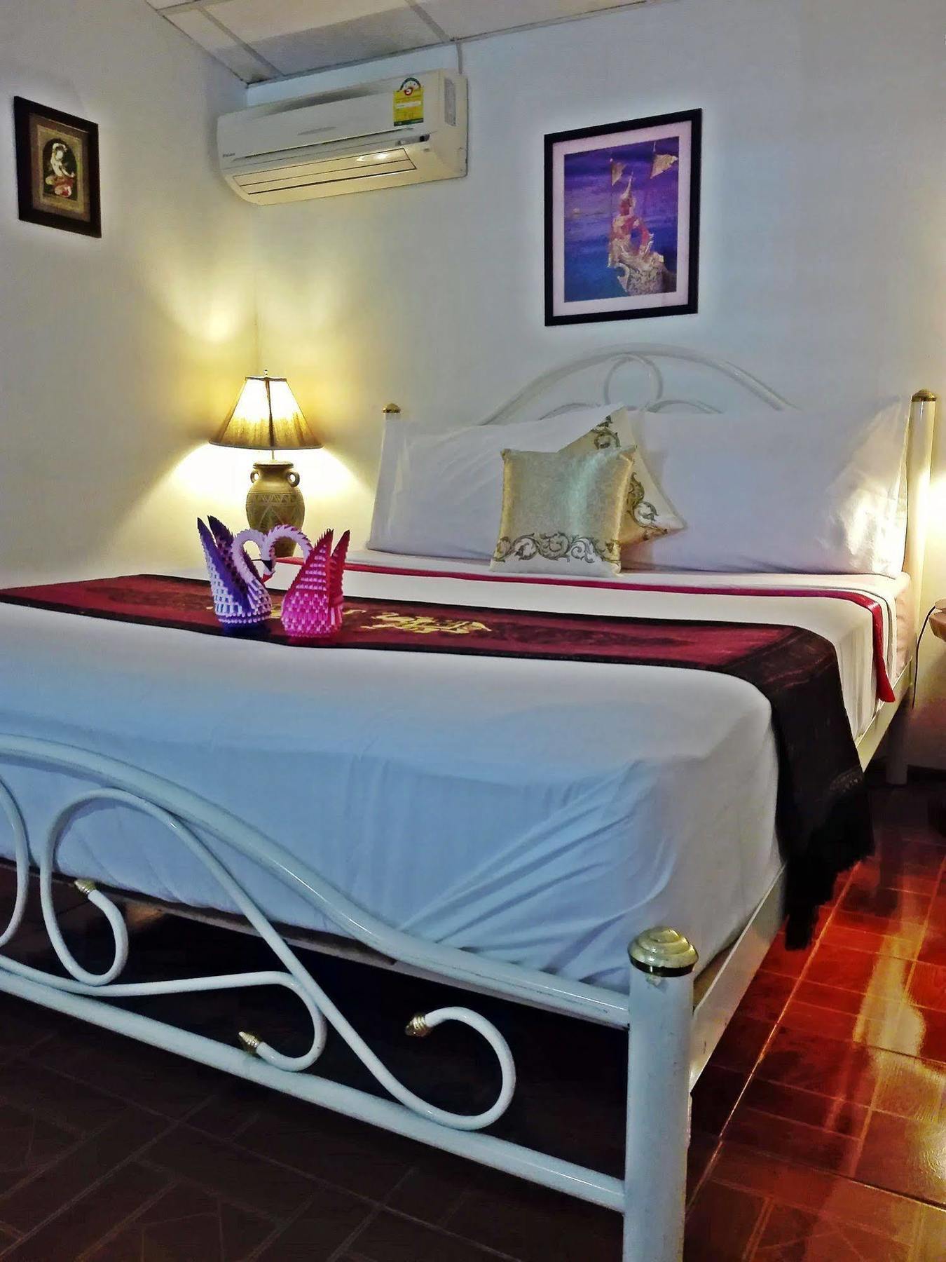 P.California Inter Hostel Nang Rong Exterior foto